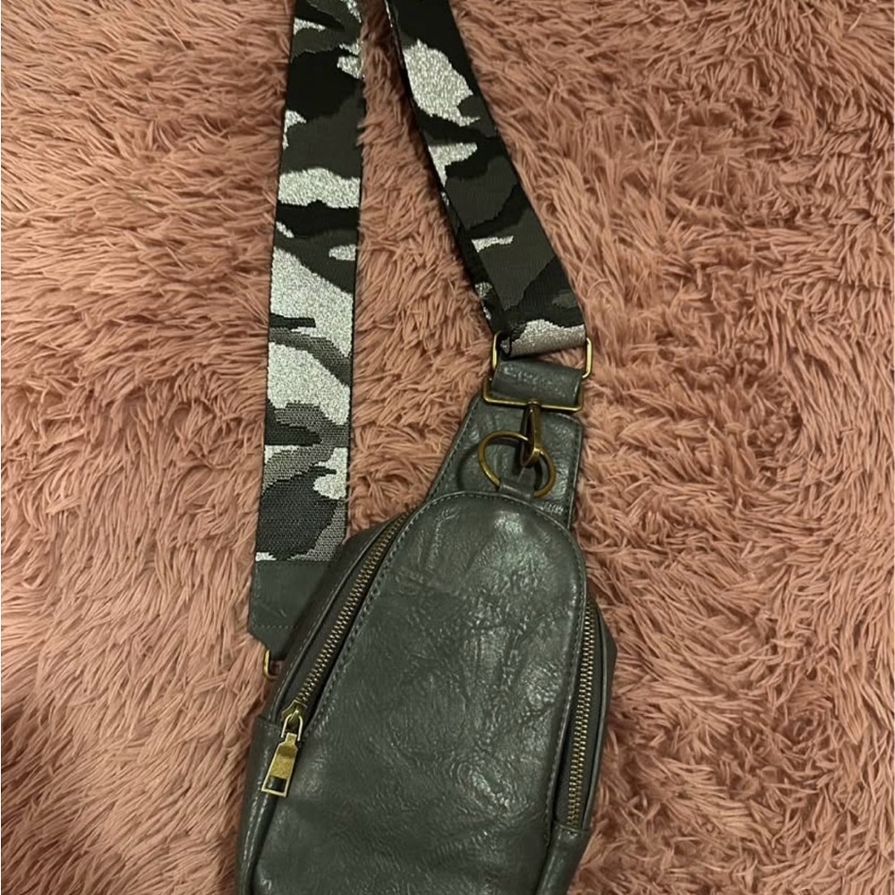 Gray Leather Sling/Crossbody Bag